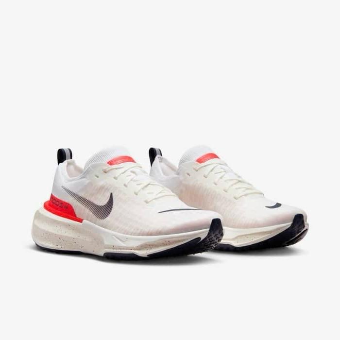 NIKE INVINCIBLE RUN 3